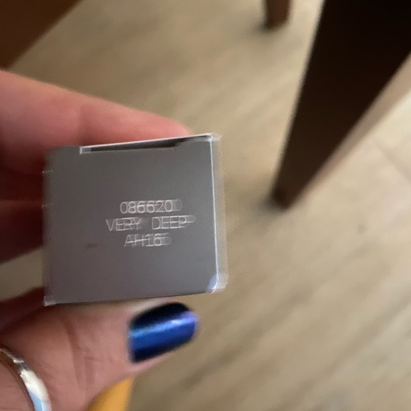 Mary Kay very Deep CC Cream Liquid Foundation - Picture 2 of 2